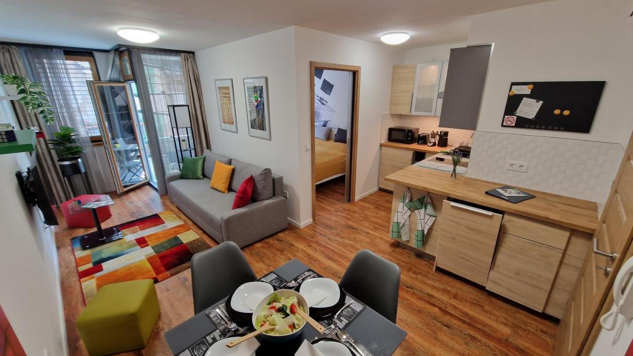 Downtown Cube Apartment Budapeste Exterior foto